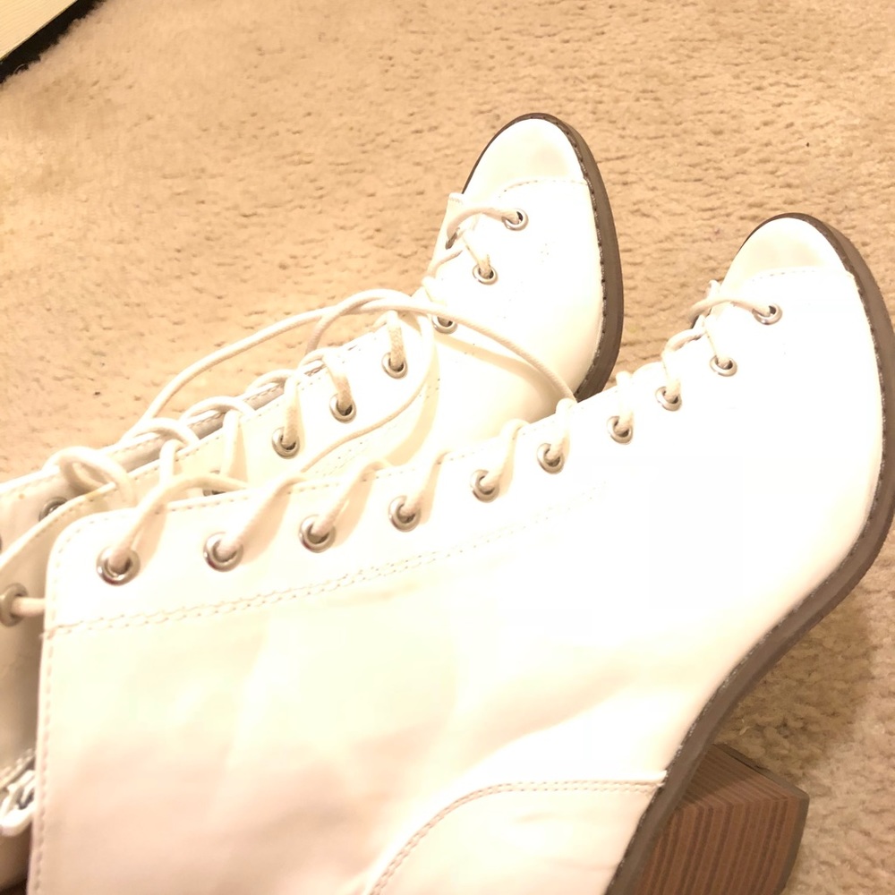 Cute booties - Picture 2 of 4